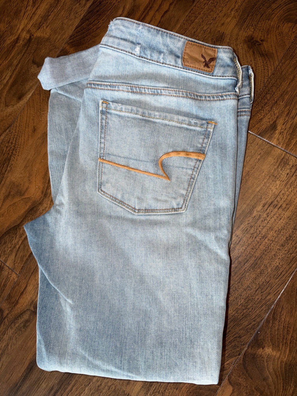 American Eagle Outfitters Light Wash Distressed Denim Skinny Jeans - Picture 5 of 6